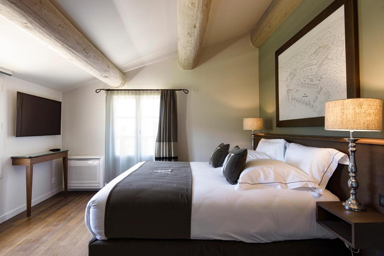 Le Vallon De Valrugues & Hotel Saint-Remy-de-Provence