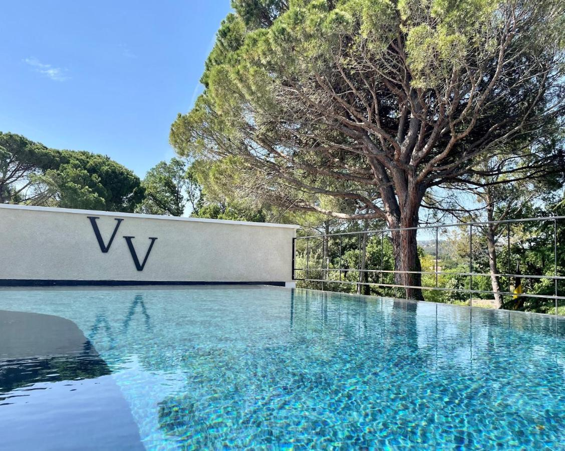 Le Vallon De Valrugues & Hotel Saint-Rémy-de-Provence