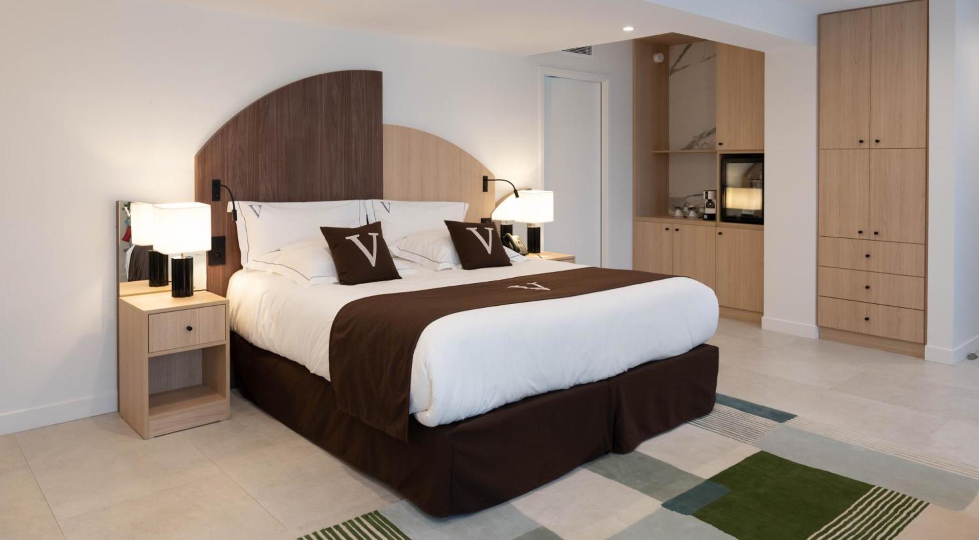 Le Vallon De Valrugues & Hotel Saint-Remy-de-Provence