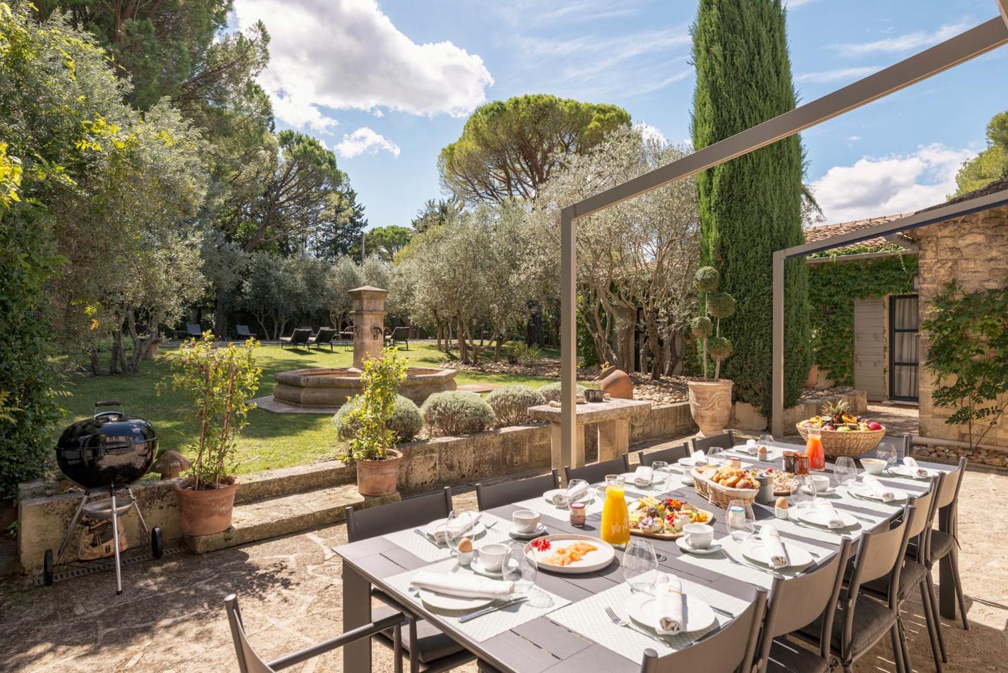 Le Vallon De Valrugues & Hotel